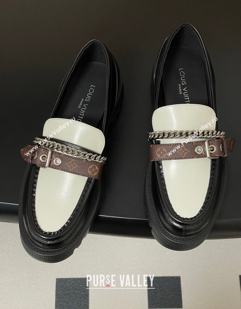 Louis Vuitton LV Vibe Loafers with Chain and and Buckle Strap Black/White 2025 (MD-251022075)
