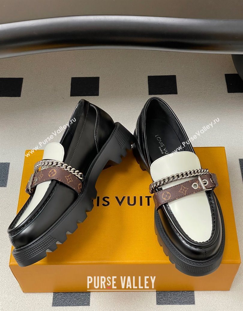 Louis Vuitton LV Vibe Loafers with Chain and and Buckle Strap Black/White 2025 (MD-251022075)