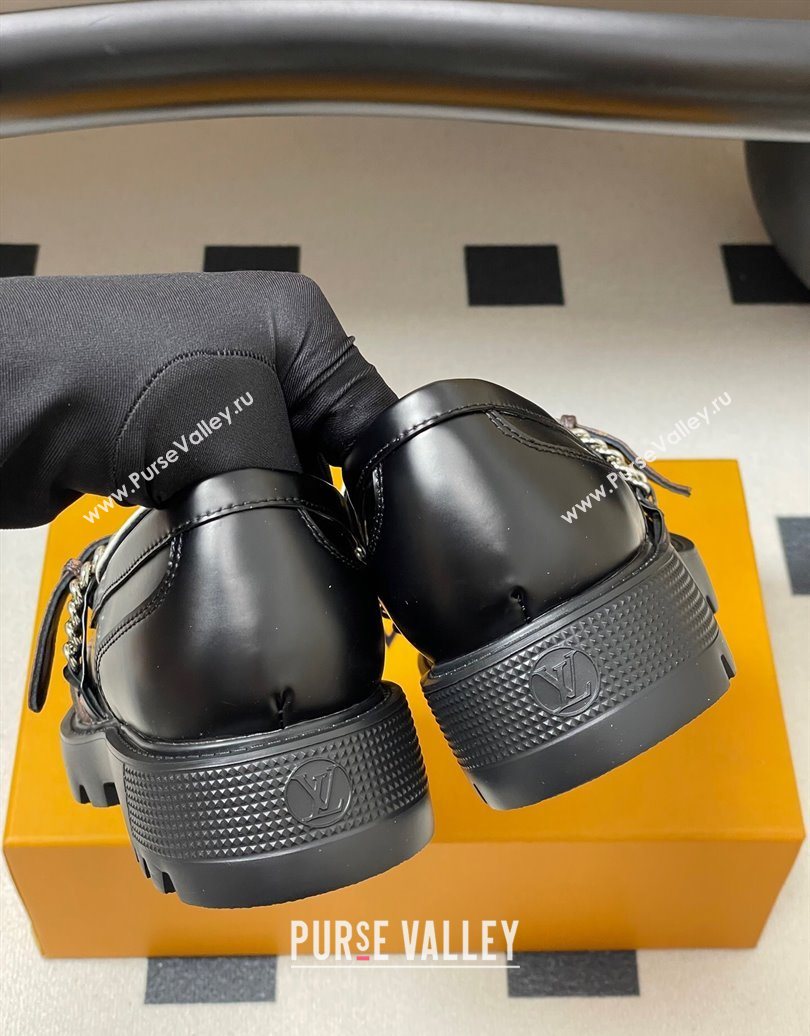 Louis Vuitton LV Vibe Loafers with Chain and and Buckle Strap Black/White 2025 (MD-251022075)