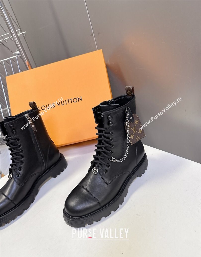 Louis Vuitton Citizen Flat Ranger Ankle Boots with Chain and Tag in Leather Black 2025 1AIUQN (MD-251021093)