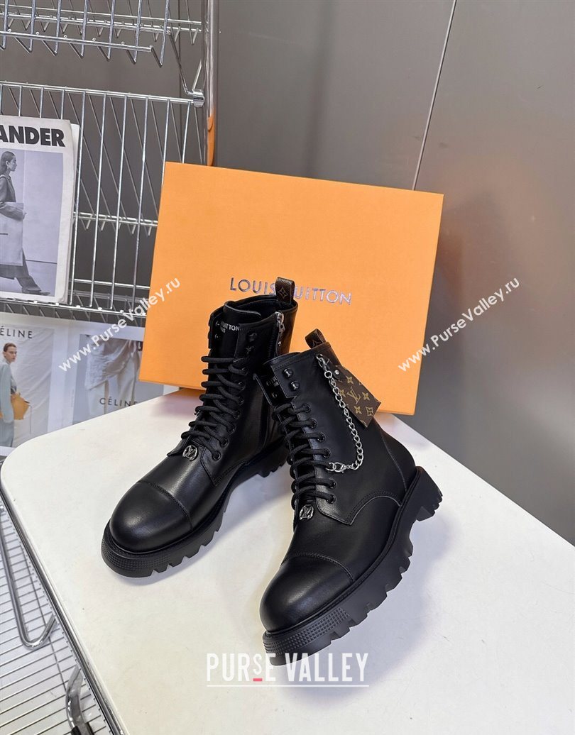 Louis Vuitton Citizen Flat Ranger Ankle Boots with Chain and Tag in Leather Black 2025 1AIUQN (MD-251021093)