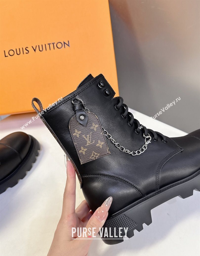 Louis Vuitton Citizen Flat Ranger Ankle Boots with Chain and Tag in Leather Black 2025 1AIUQN (MD-251021093)