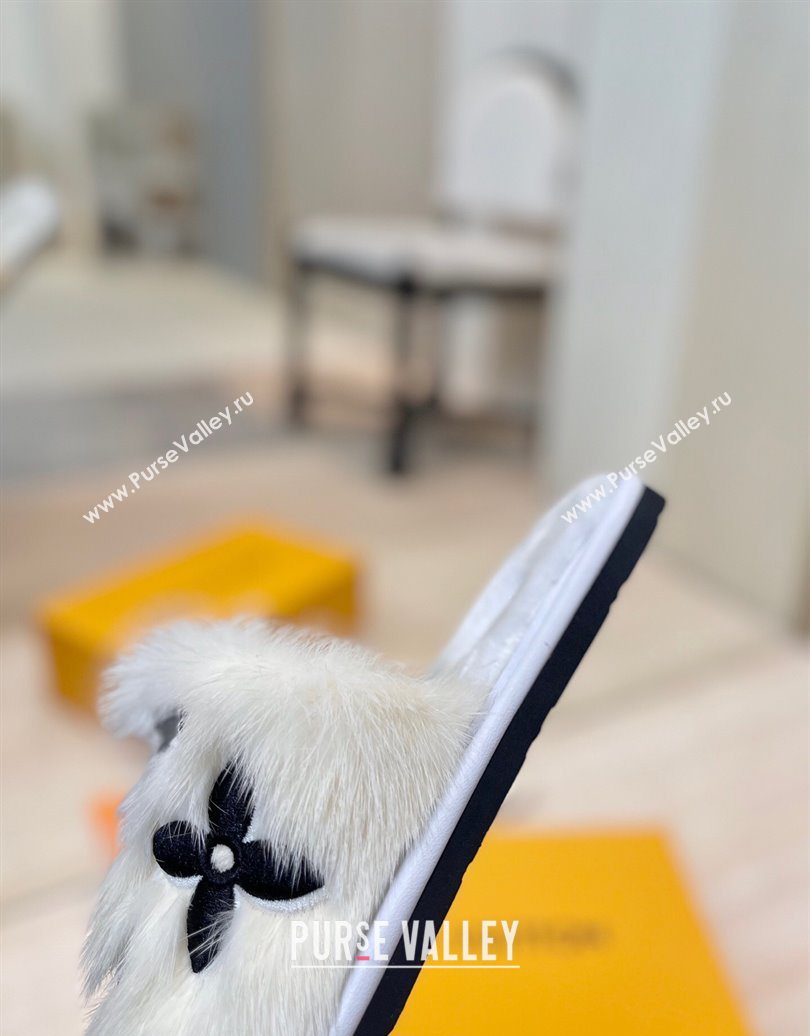Louis Vuitton Mink Fur and Wool Flat Slides Sandal White 2025 LV102207 (MD-251022130)
