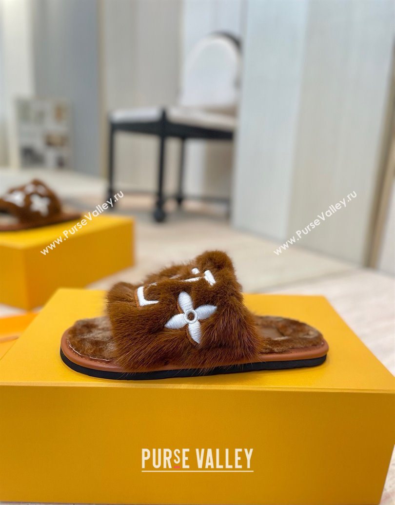 Louis Vuitton Mink Fur and Wool Flat Slides Sandal Brown 2025 LV102207 (MD-251022132)