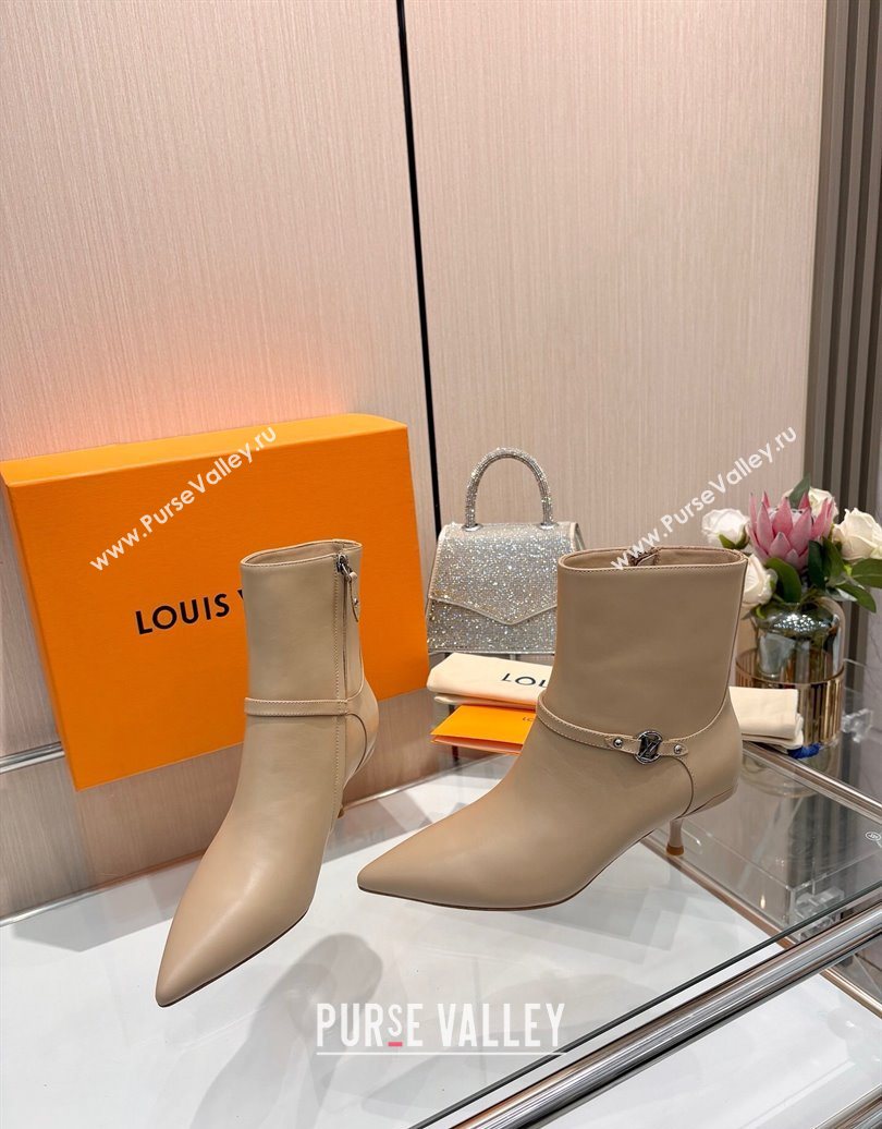 Louis Vuitton 6AM Heel Ankle Boots 5.5cm in Calf Leather with Back Strap Beige 2025 1AIUOR (MD-251021155)