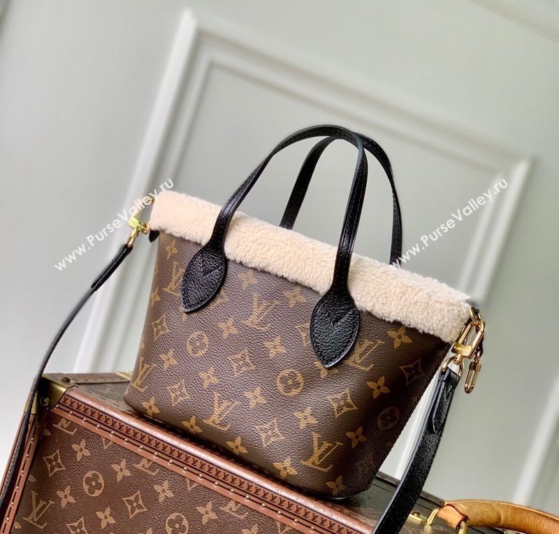 Louis Vuitton Neverfull Bandouliere Inside Out BB Bag in Monogram Canvas and Shearling M26315 2025 (KI-251126047)