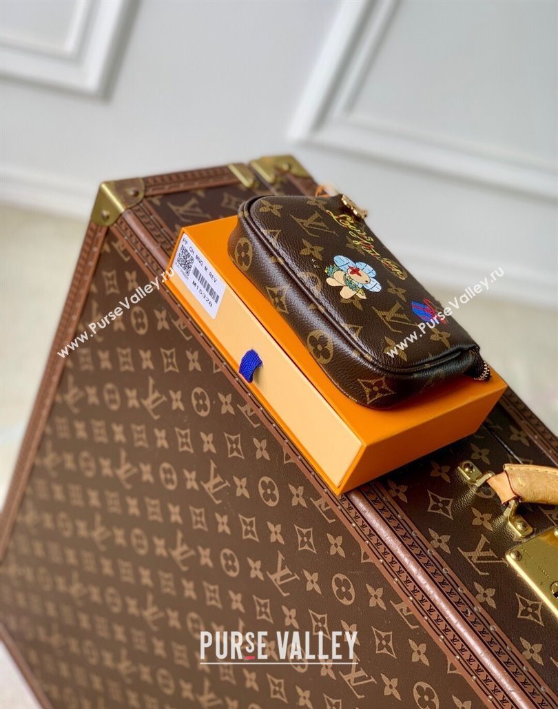 Louis Vuitton Mini Pochette Accessoires bag in Vivienne Winter Holiday Printed 2025 M15328 (KI-251125098)