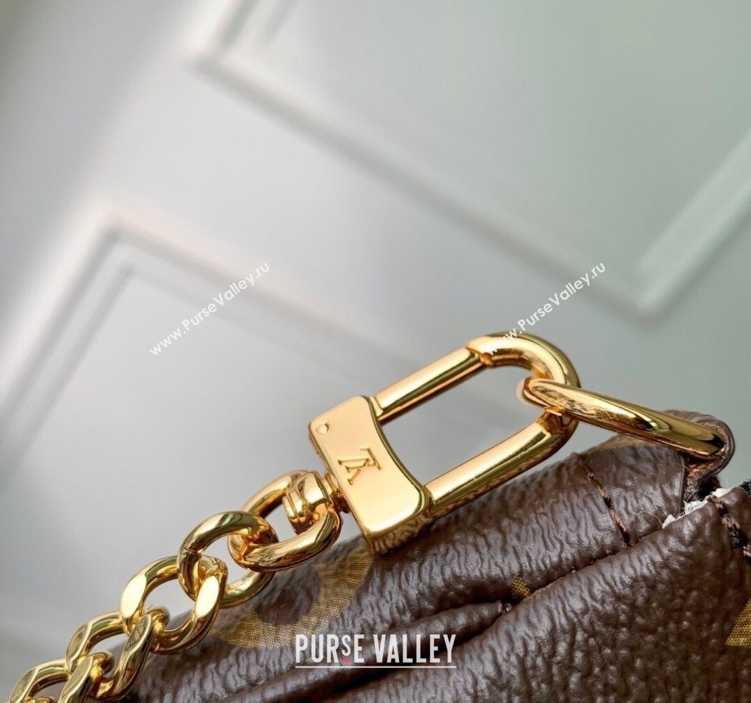 Louis Vuitton Mini Pochette Accessoires bag in Vivienne Winter Holiday Printed 2025 M15328 (KI-251125098)