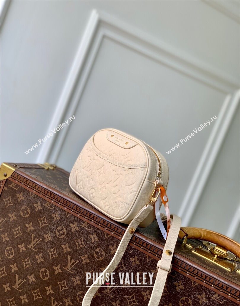Louis Vuitton Tiny Camera Bag in Monogram Leather Creme White 2025 M26509 (KI-251126014)