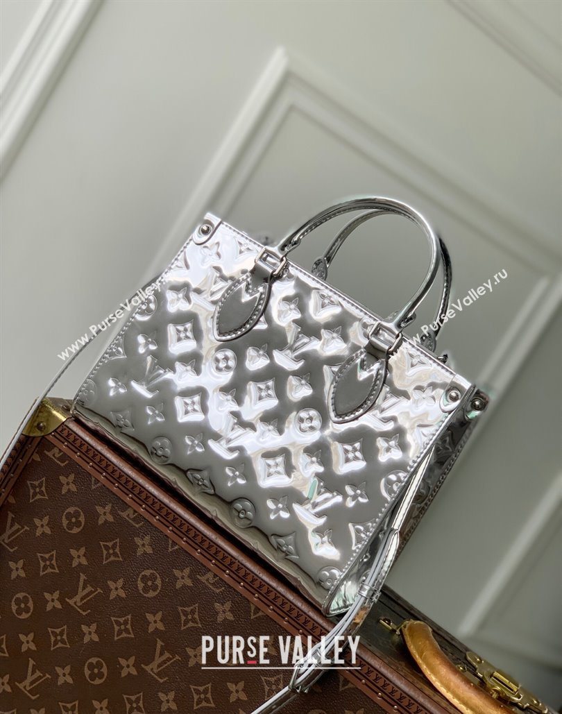 Louis Vuitton Onthego Small Tote bag in Silver Coated canvas M26373 2025 (KI-251126022)