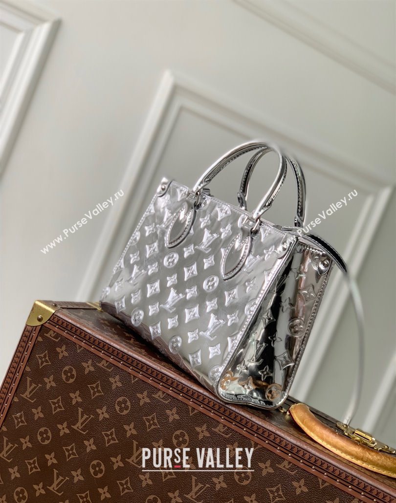 Louis Vuitton Onthego Small Tote bag in Silver Coated canvas M26373 2025 (KI-251126022)