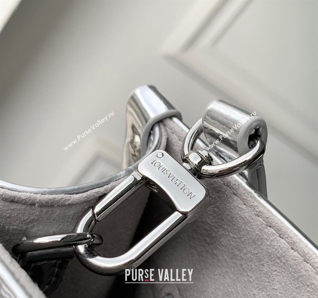 Louis Vuitton Onthego Small Tote bag in Silver Coated canvas M26373 2025 (KI-251126022)