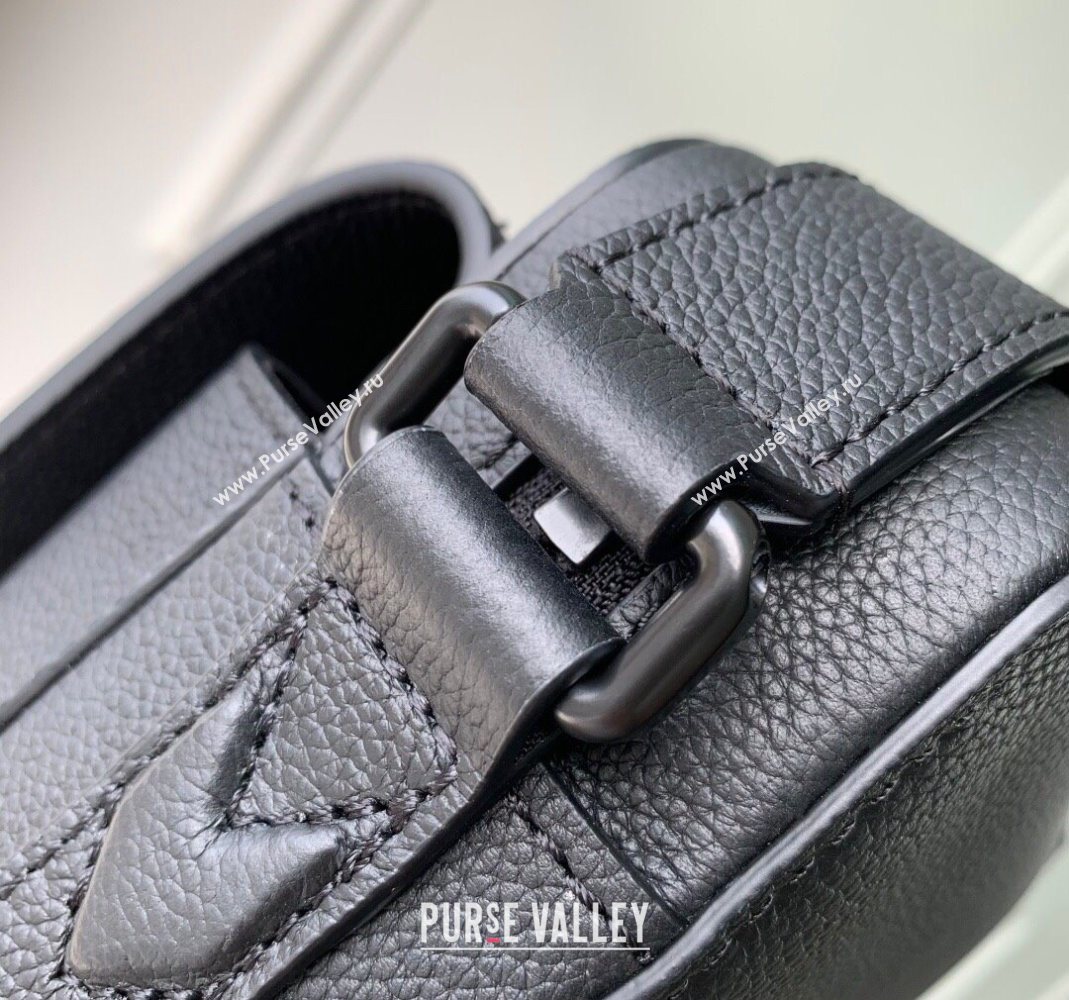 Louis Vuitton Mens Boarding Messenger bag in Waxy calfskin Black 2025 M15265 (KI-251126035)