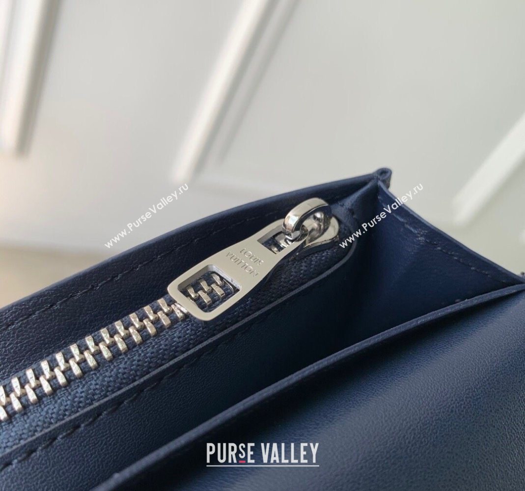 Louis Vuitton Brazza Wallet in Grained Leather Navy Blue 2025 M25978 (KI-251125119)