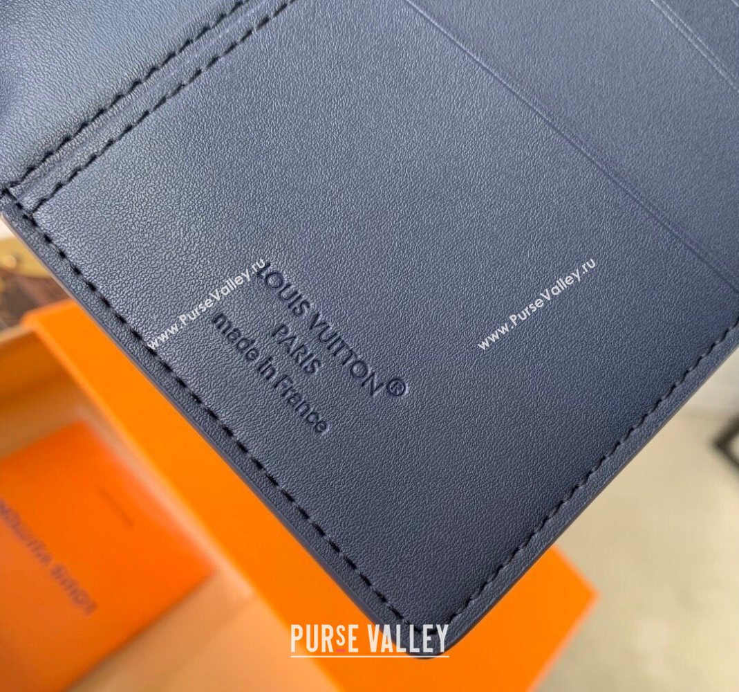 Louis Vuitton Brazza Wallet in Grained Leather Navy Blue 2025 M25978 (KI-251125119)