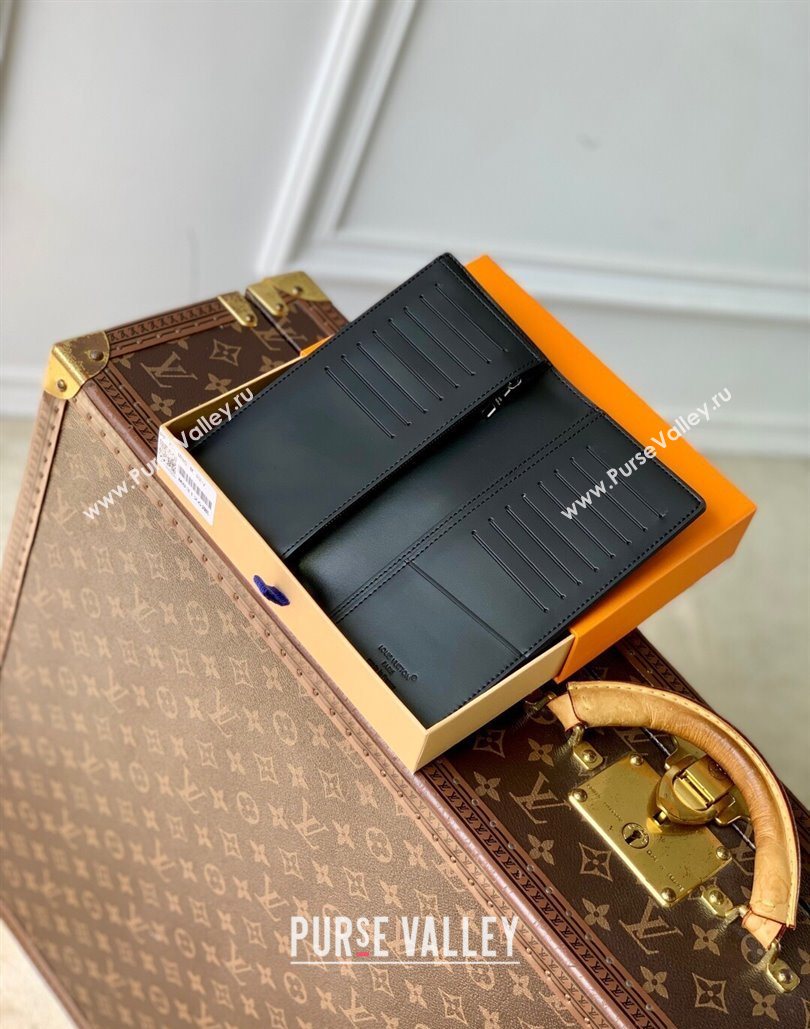 Louis Vuitton Brazza Wallet in Grained Leather Black 2025 M83126 (KI-251125120)