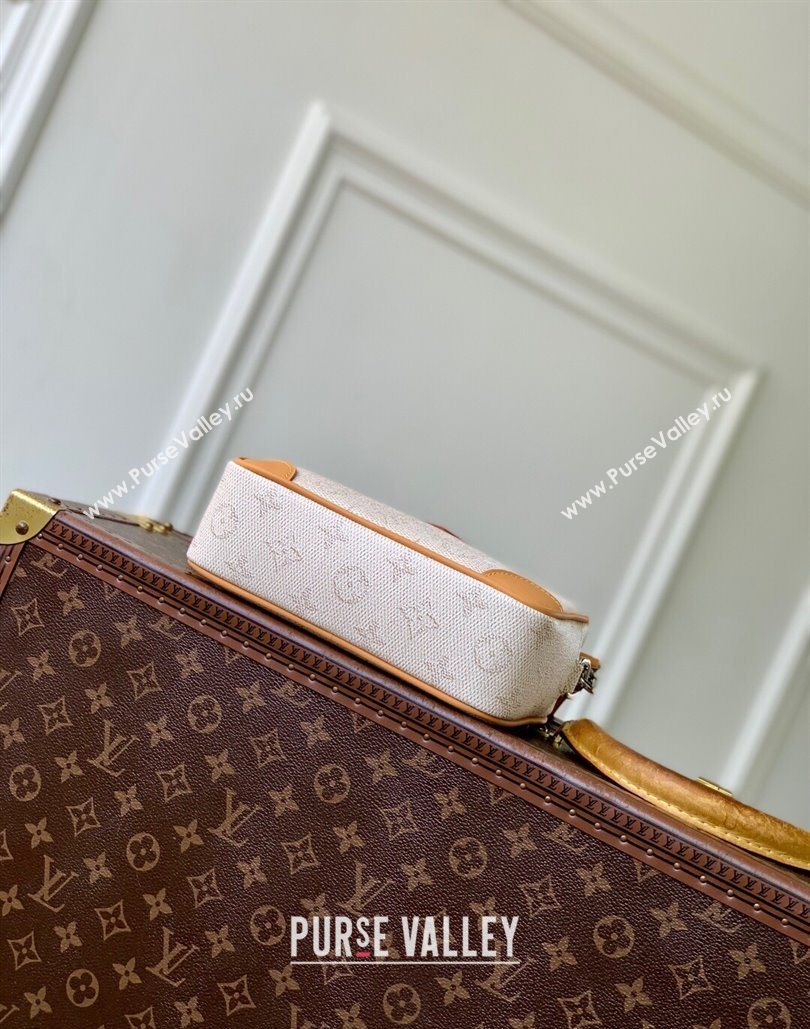 Louis Vuitton Mens Trocadero Wearable Wallet Bag in Monogram Heritage Canvas M27155 White 2025 (KI-251126044)