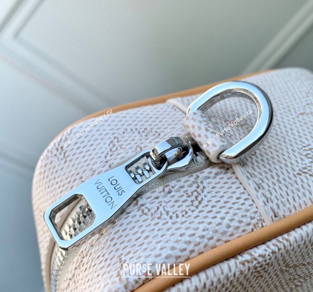 Louis Vuitton Mens Trocadero Wearable Wallet Bag in Monogram Heritage Canvas M27155 White 2025 (KI-251126044)