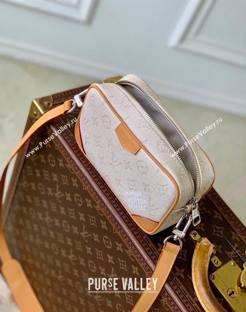 Louis Vuitton Mens Trocadero Wearable Wallet Bag in Monogram Heritage Canvas M27155 White 2025 (KI-251126044)