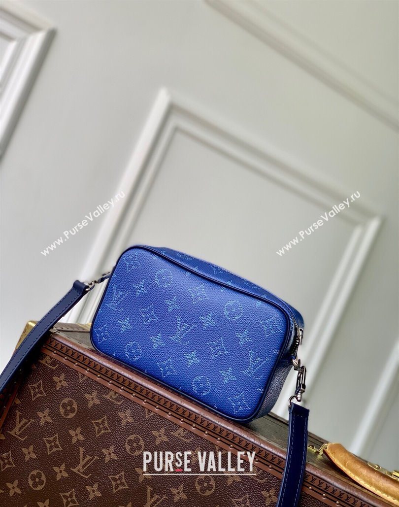 Louis Vuitton Mens Trocadero Wearable Wallet Bag in Monogram Heritage Canvas M26826 Ocean Blue 2025 (KI-251126043)