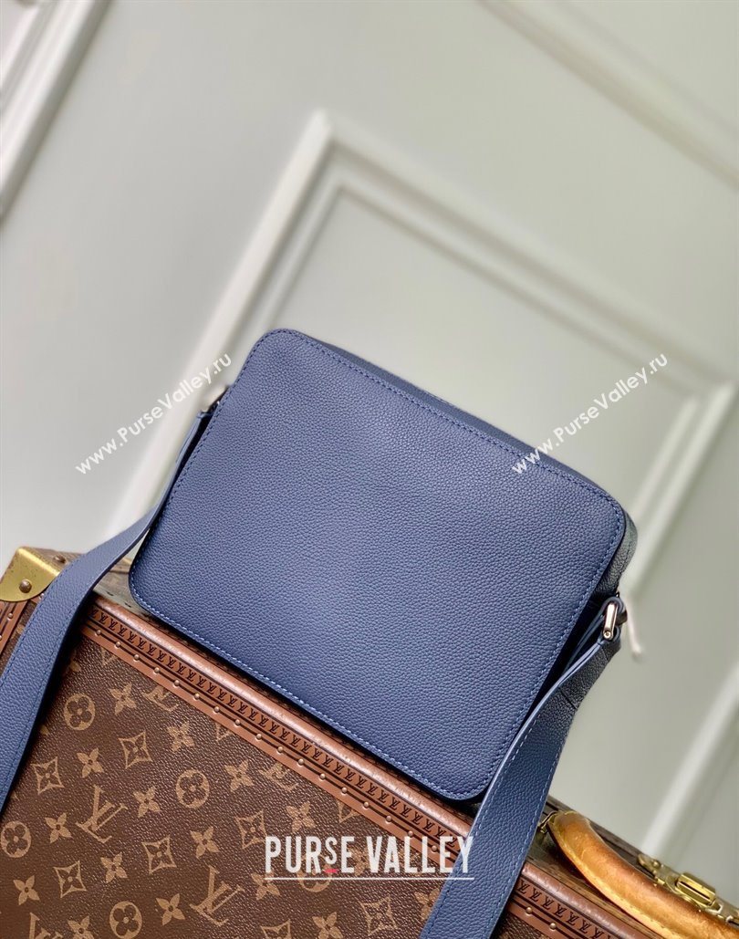 Louis Vuitton Mens Boarding Messenger bag in Waxy calfskin Navy Blue 2025 M15260 (KI-251126036)