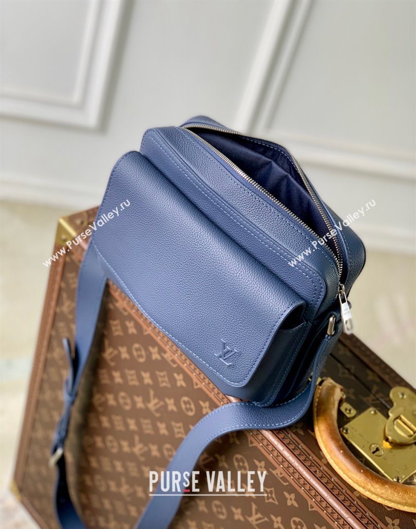 Louis Vuitton Mens Boarding Messenger bag in Waxy calfskin Navy Blue 2025 M15260 (KI-251126036)