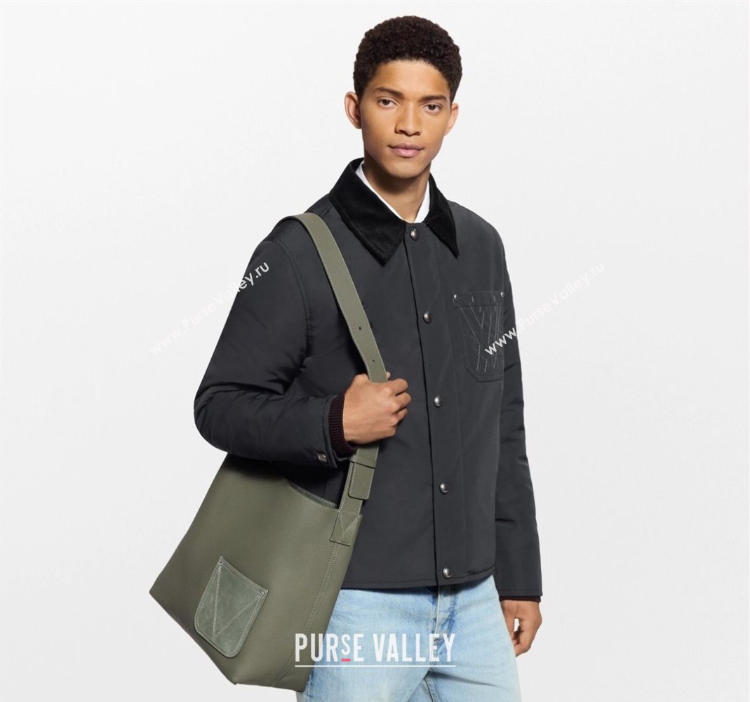 Louis Vuitton Mens Verso Hobo Bag in LV Touch Leather Khaki Green 2025 M26747 (KI-251126068)