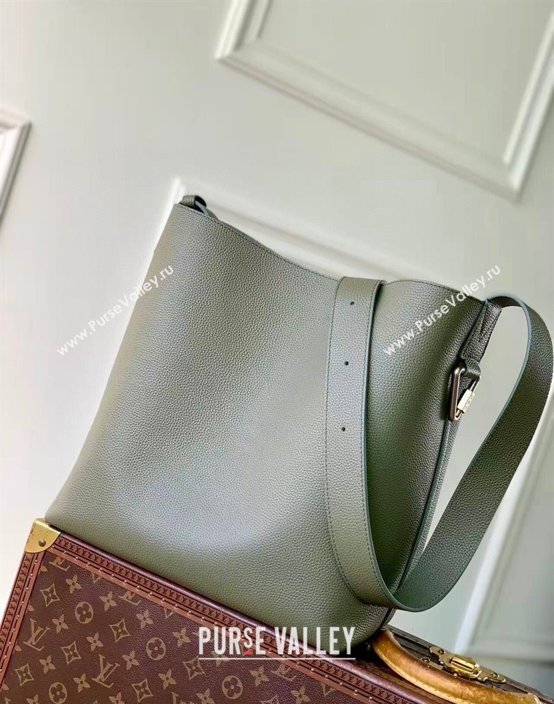 Louis Vuitton Mens Verso Hobo Bag in LV Touch Leather Khaki Green 2025 M26747 (KI-251126068)