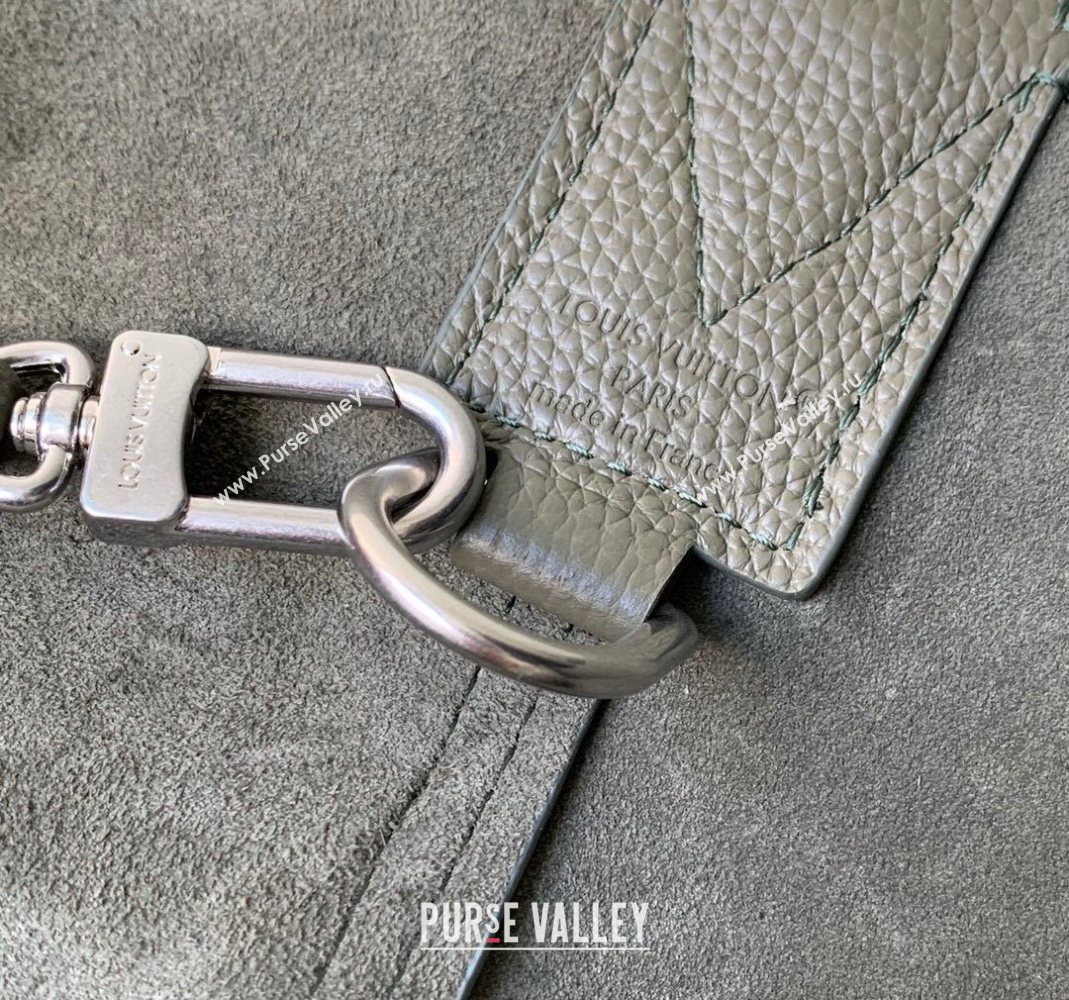 Louis Vuitton Mens Verso Hobo Bag in LV Touch Leather Khaki Green 2025 M26747 (KI-251126068)