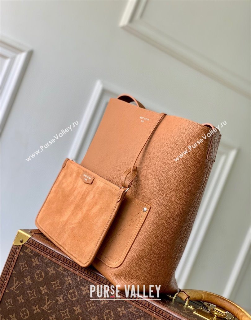 Louis Vuitton Mens Verso Hobo Bag in LV Touch Leather Tan Brown 2025 M26745 (KI-251126066)