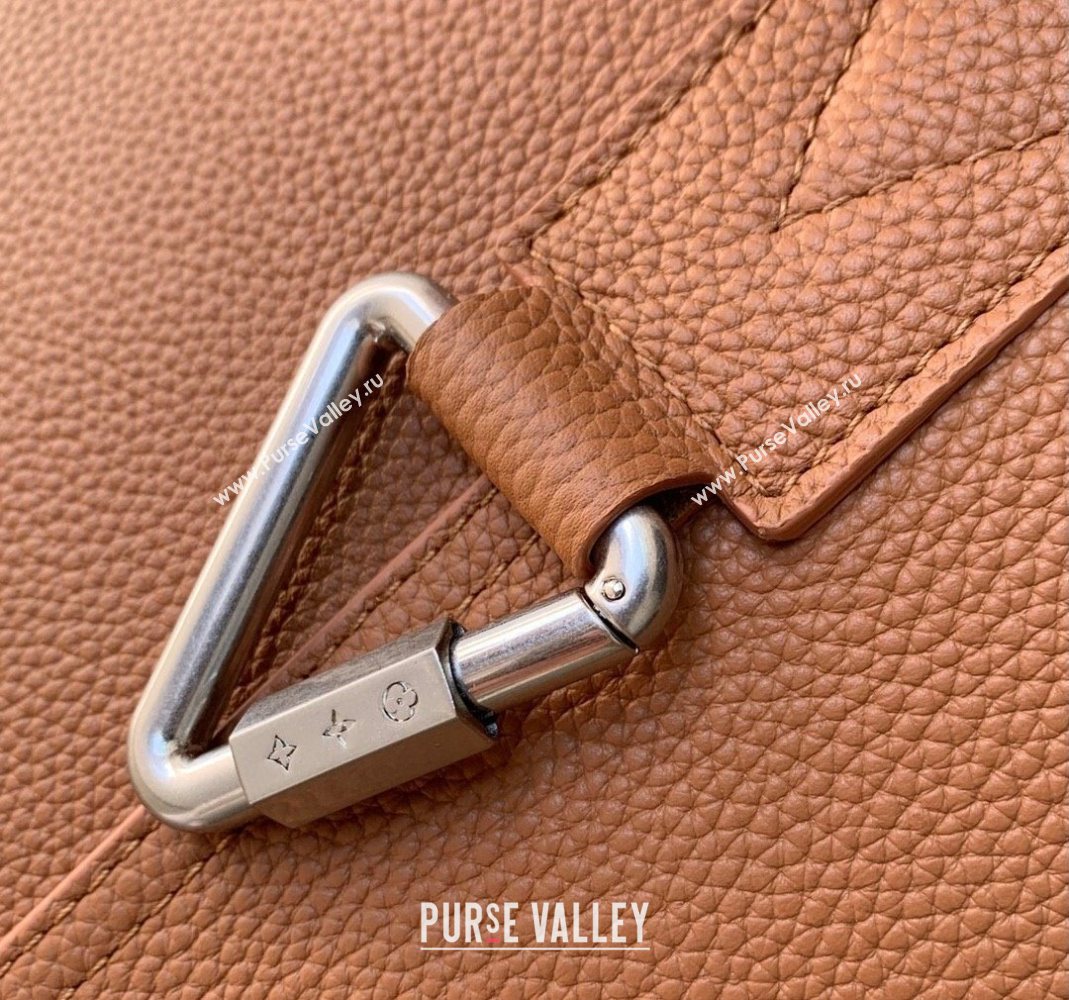 Louis Vuitton Mens Verso Hobo Bag in LV Touch Leather Tan Brown 2025 M26745 (KI-251126066)