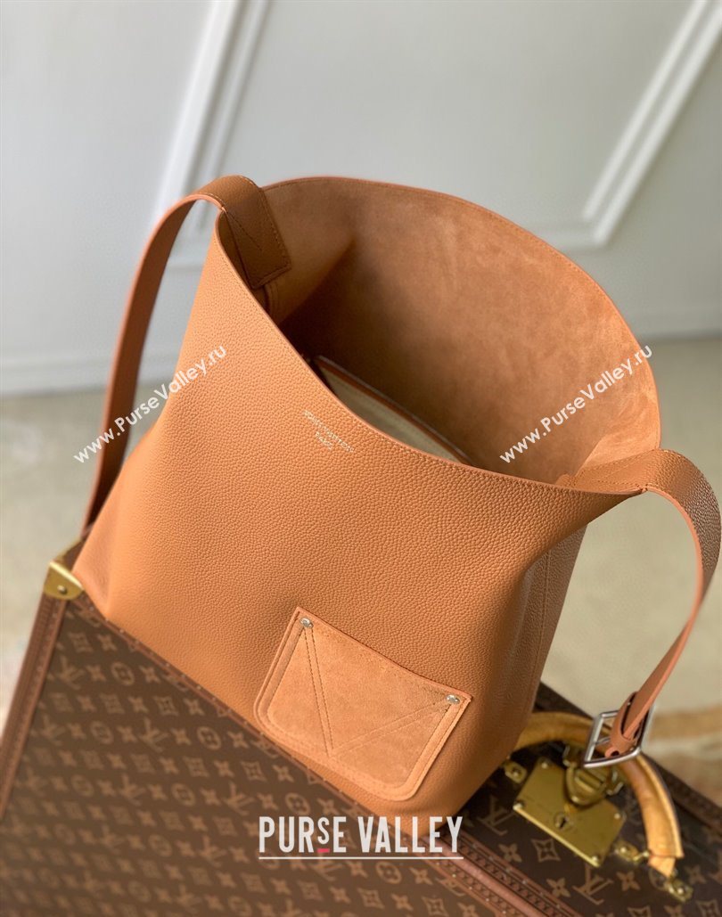 Louis Vuitton Mens Verso Hobo Bag in LV Touch Leather Tan Brown 2025 M26745 (KI-251126066)