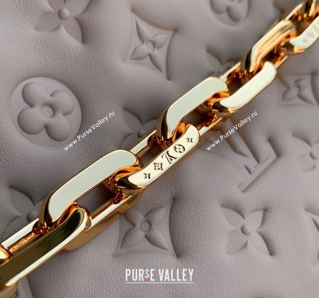 Louis Vuitton Coussin Bucket bag in Galet Beige Lamb leather 2025 M26530 (KI-251126075)