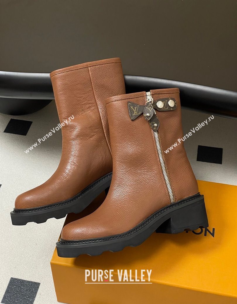 Louis Vuitton LV Beaubourg Ankle Boots with Strap in Calf Leather Brown 2025 1AIDD8 (MD-251219076)
