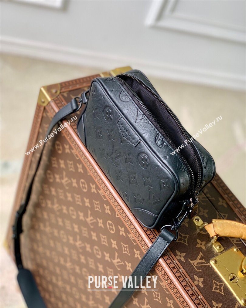 Louis Vuitton Mens Trocadero Wearable Wallet Mini Bag in Black Monogram Shadow Leather 2026 M26737 (KI-260202041)