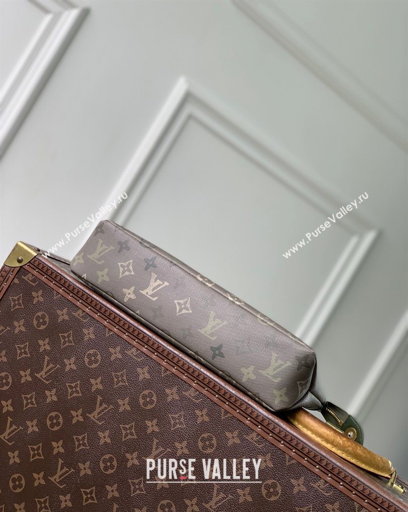 Louis Vuitton Mens Pochette Voyage Souple Pouch in Khaki Green Monogram Surplus Canvas 2026 M26970 (KI-260202031)