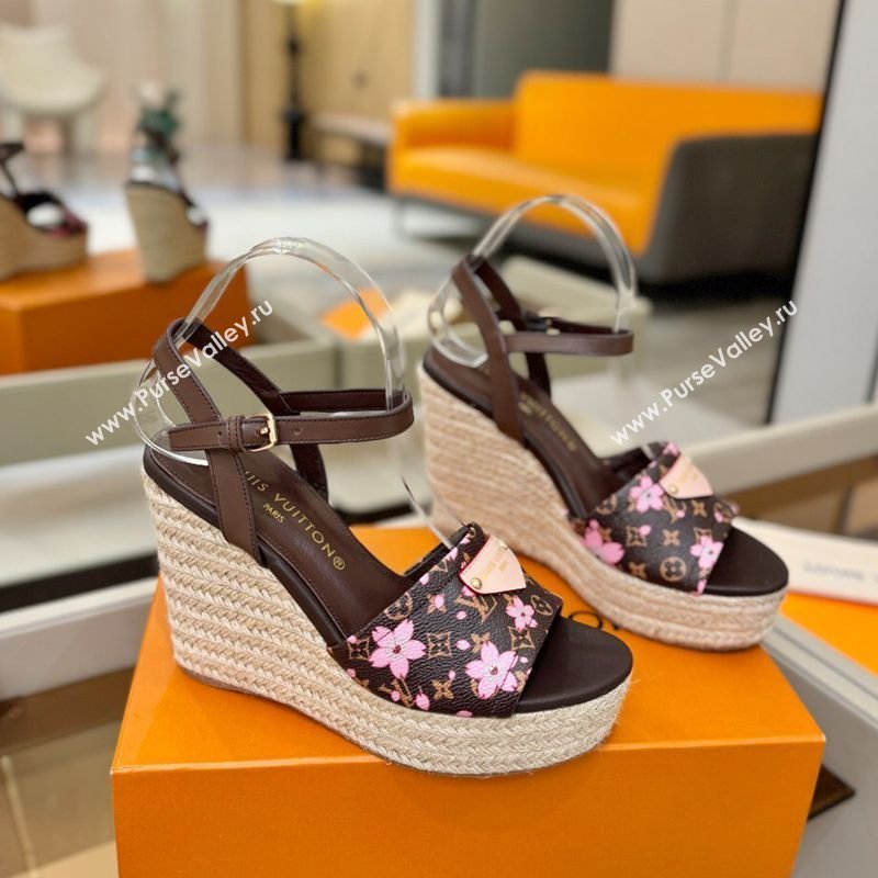 Louis Vuitton Helios Wedge Sandals 11cm in Monogram/Pink Cherry 2026 1AHLOA (MD-260303064)