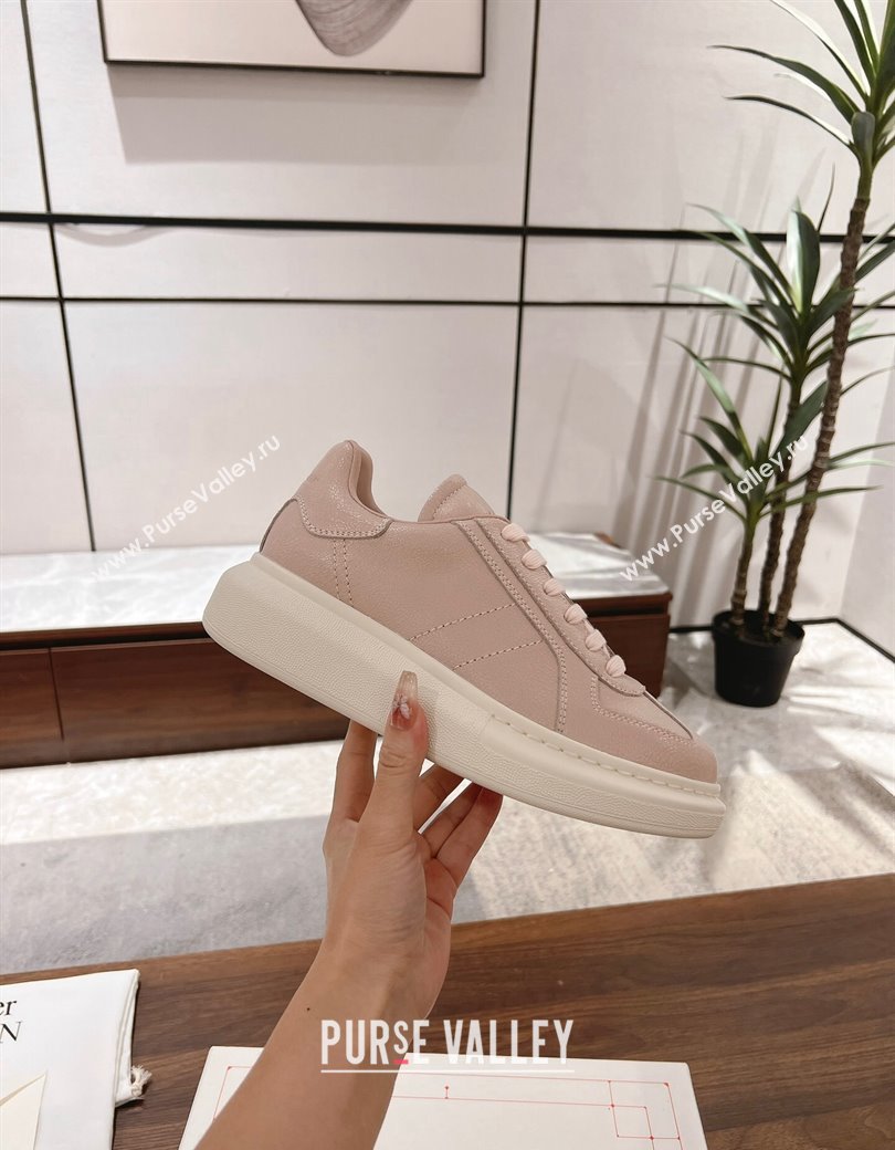 Alexander McQueen Oversized Retro Sneakers in Crackled Leather Light Pink 2024 1225 (SS-241225064)