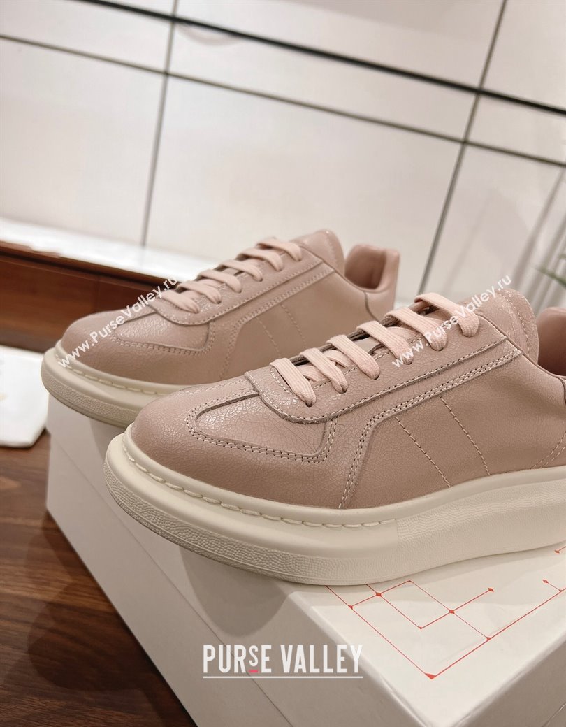 Alexander McQueen Oversized Retro Sneakers in Crackled Leather Light Pink 2024 1225 (SS-241225064)