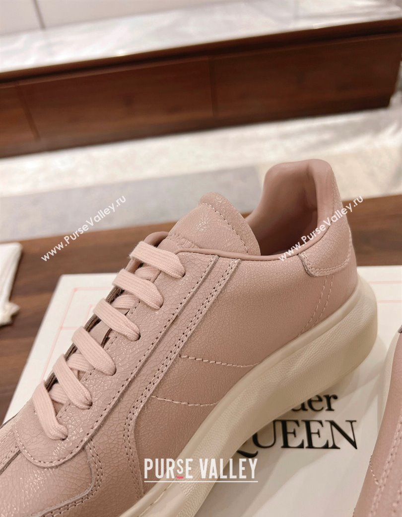 Alexander McQueen Oversized Retro Sneakers in Crackled Leather Light Pink 2024 1225 (SS-241225064)