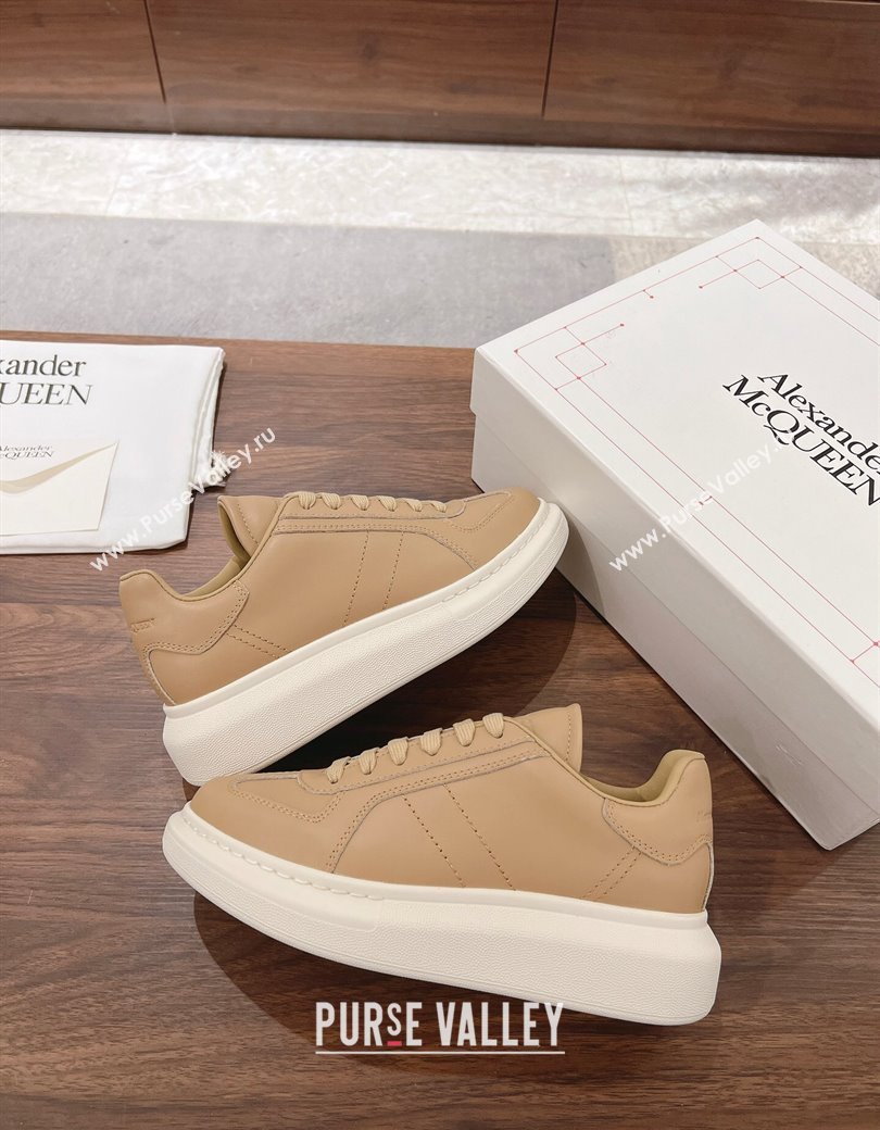 Alexander McQueen Oversized Retro Sneakers in Calfskin Leather Beige 2024 1225 (SS-241225065)