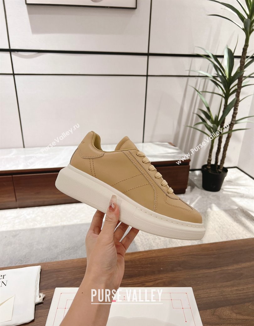 Alexander McQueen Oversized Retro Sneakers in Calfskin Leather Beige 2024 1225 (SS-241225065)