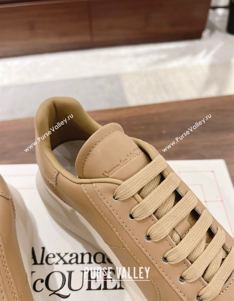 Alexander McQueen Oversized Retro Sneakers in Calfskin Leather Beige 2024 1225 (SS-241225065)