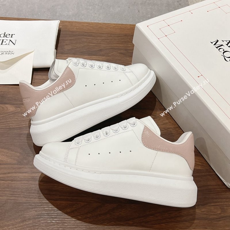 Alexander McQueen Oversized Sneakers in Silky Calfskin and Crinkled Leather Heel Tab White/Light Pink 2024 1225 (SS-241225053)