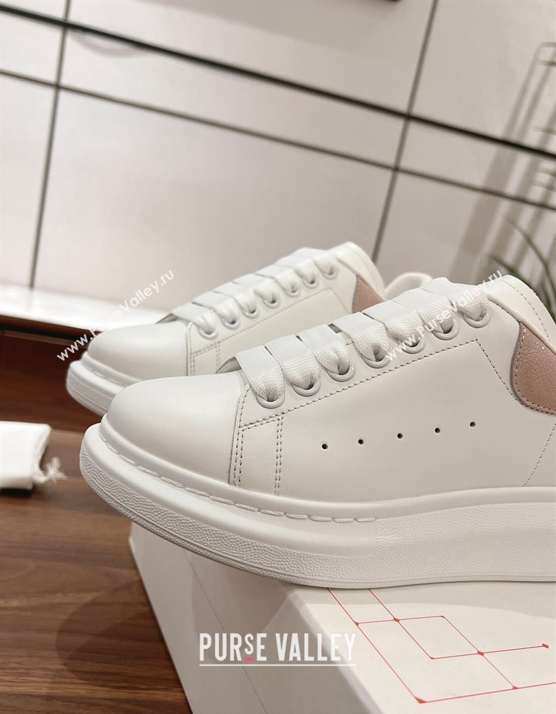 Alexander McQueen Oversized Sneakers in Silky Calfskin and Crinkled Leather Heel Tab White/Light Pink 2024 1225 (SS-241225053)