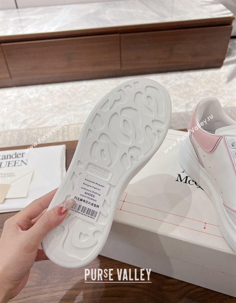 Alexander McQueen Oversized Retro Sneakers in Patchwork Silky Calfskin White/Light Pink 2024 1225 (SS-241225070)