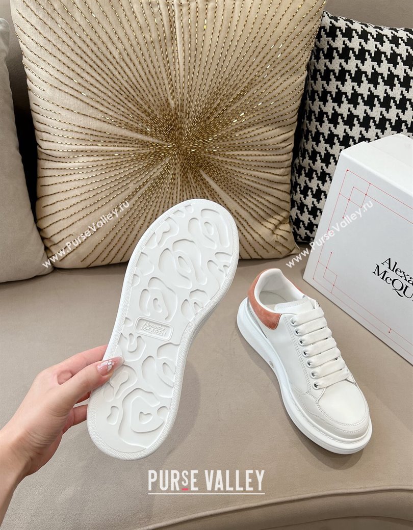 Alexander McQueen Oversized Retro Sneakers in Patchwork Silky Calfskin White/Pink/Silver 2024 1225 (SS-241225072)