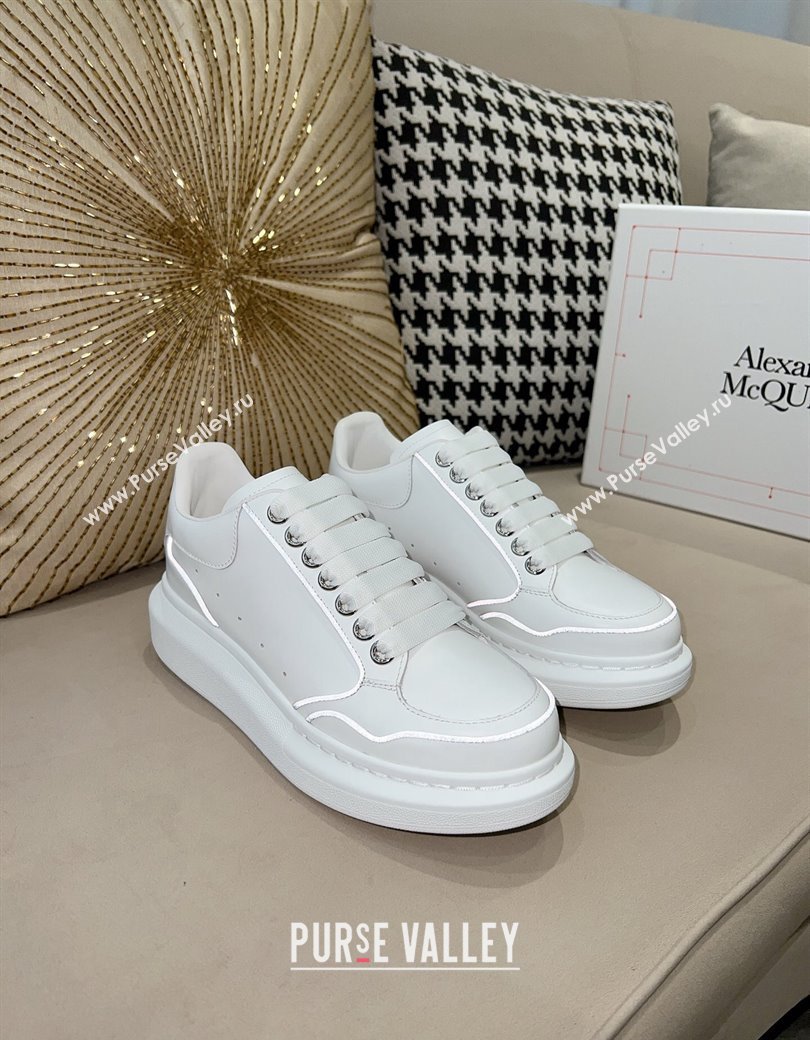 Alexander McQueen Oversized Retro Sneakers in Patchwork Silky Calfskin White/Reflective 2024 1225 (SS-241225073)