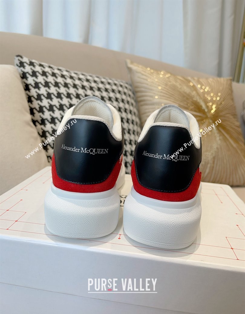 Alexander McQueen Oversized Retro Sneakers in Patchwork Silky Calfskin White/Red/Black 2024 1225 (SS-241225079)