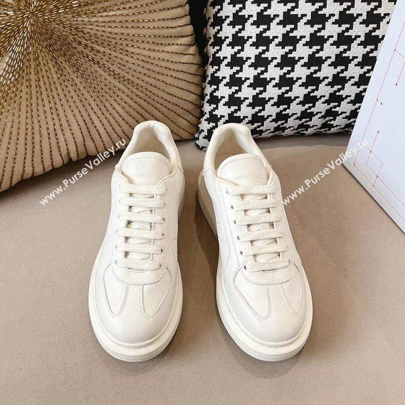 Alexander McQueen Oversized Retro Sneakers in Calfskin Leather White 2024 1225 (SS-241225061)